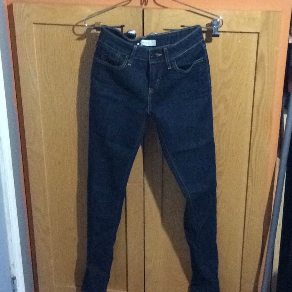 Women's Levi's jeans
